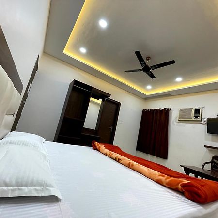 Malaya House --Couples, Family, Corporate Favorite-- Near Bmc Chowk Iconic Mall Hotel Jalandhar Exterior photo